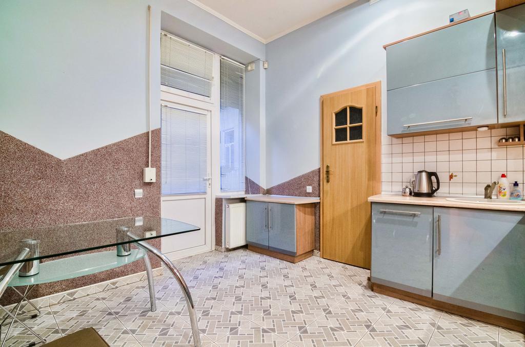 Apartamenty Lesi Ukrainky 17 Lviv Quarto foto