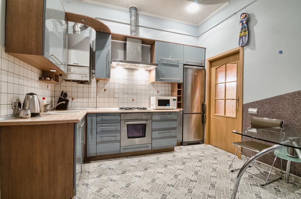 Apartamenty Lesi Ukrainky 17 Lviv Quarto foto